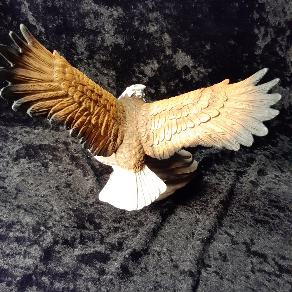 Vintage Bald Eagle Figurine - Picture 4 of 4